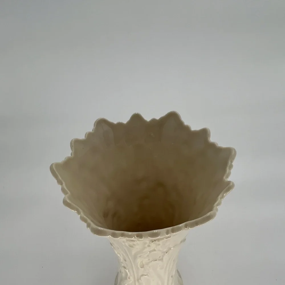 Lenox Porcelain Decorative Beige Glossy Vase North American Printed Backstamp